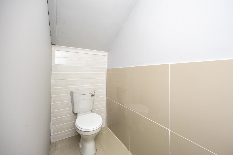 5 Bedroom Property for Sale in Sunnyridge Eastern Cape